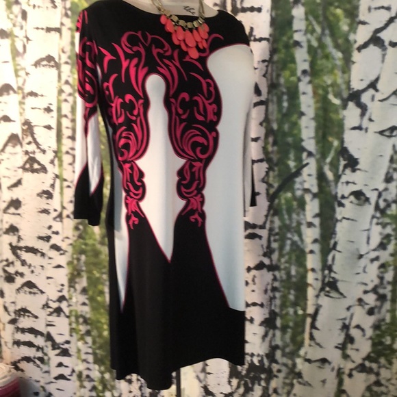 MT Collection XXL Asymmetric bl/wh hot pink Dress - Picture 2 of 8